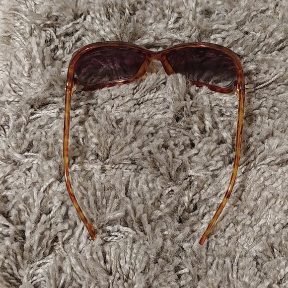 🎀2/$30 Rock and Republic Prescription Sunglasses - Picture 2 of 4